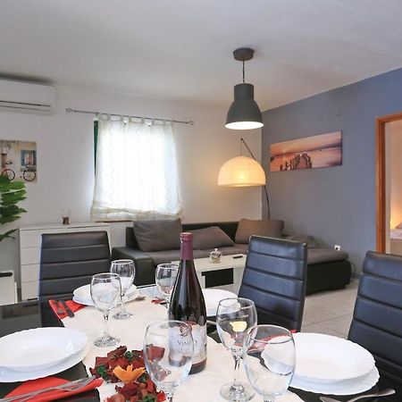 Holiday Home Lucija Sveti Filip i Jakov Kültér fotó