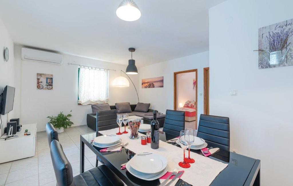 Holiday Home Lucija Sveti Filip i Jakov Kültér fotó
