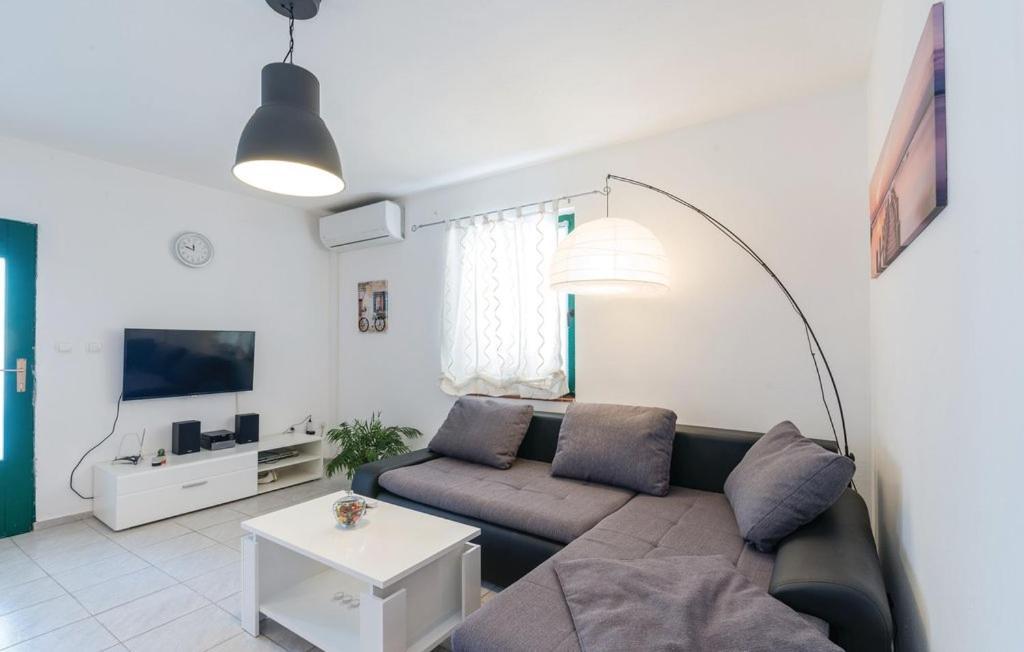 Holiday Home Lucija Sveti Filip i Jakov Kültér fotó