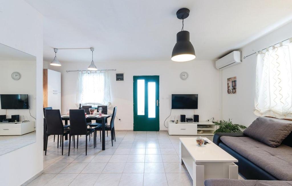 Holiday Home Lucija Sveti Filip i Jakov Kültér fotó