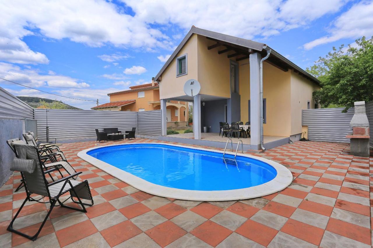 Holiday Home Lucija Sveti Filip i Jakov Kültér fotó