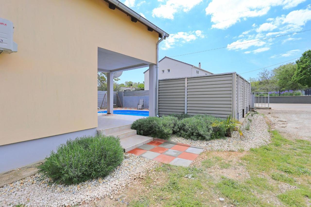 Holiday Home Lucija Sveti Filip i Jakov Kültér fotó