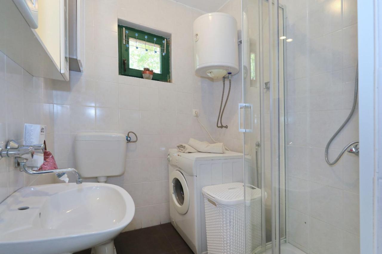 Holiday Home Lucija Sveti Filip i Jakov Kültér fotó