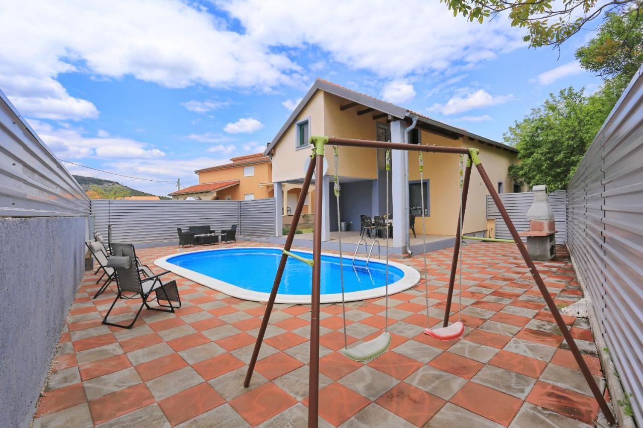 Holiday Home Lucija Sveti Filip i Jakov Kültér fotó