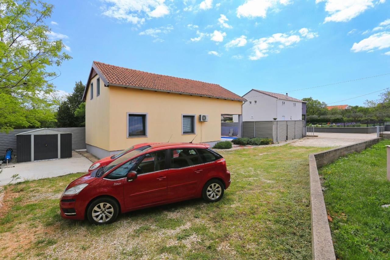 Holiday Home Lucija Sveti Filip i Jakov Kültér fotó
