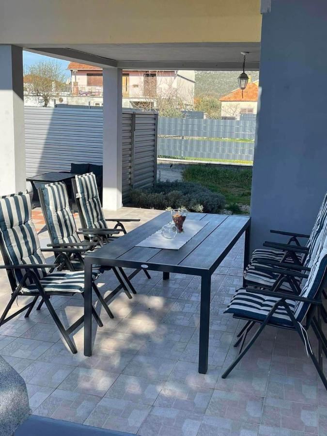 Holiday Home Lucija Sveti Filip i Jakov Kültér fotó